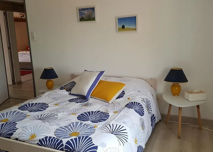 De La Croisette Sommeilles